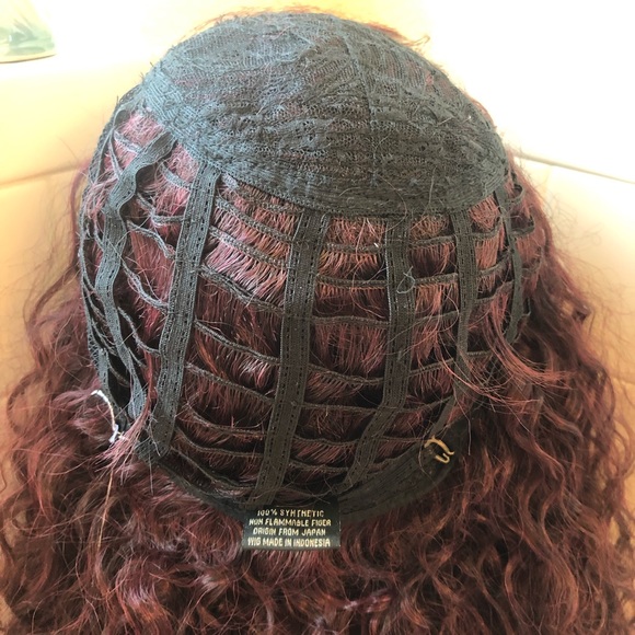 NWT synthetic curly Janet wig “Lilac” color 99J - Picture 8 of 9